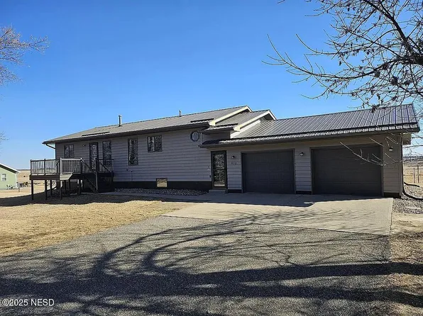 410 N 6th Ave, Castlewood, SD 57223