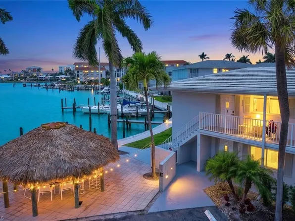388 Harbour DR #388, NAPLES, FL 34103