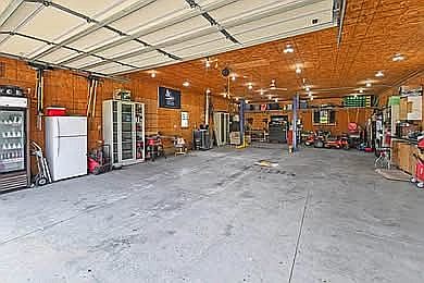 4th image of 1783 D Ave