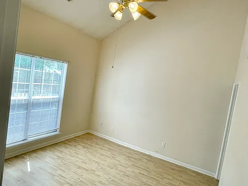 126 Ashton Dr Photo 1