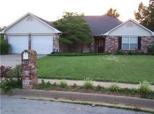 1868 Amelia Ln, Springdale, AR 72762