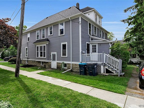 3rd image of 39-41 Manhattan Ave