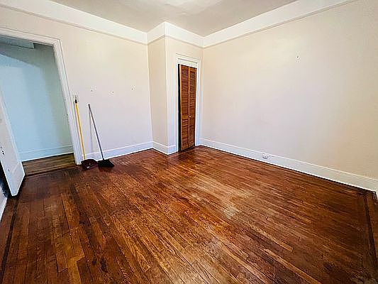 3rd image of 21-61 Steinway St #C2