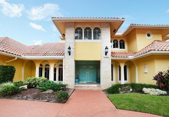 Home For Sale In Boca Grove