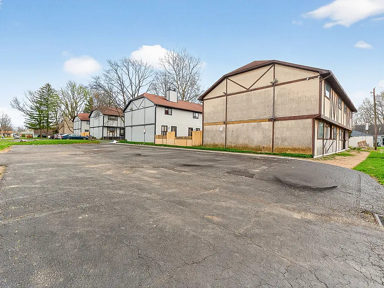 975 Hidden Acres Ct — Photo 36