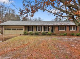 886 Hood Rd, Fayetteville, GA 30214