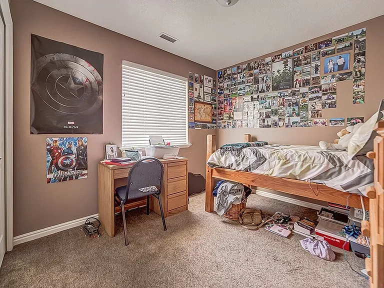 239 E 300 N #303 — Photo 2