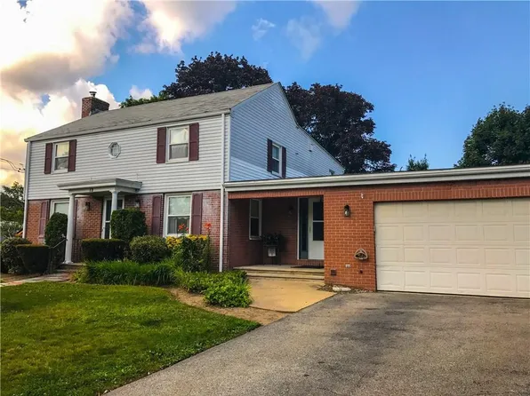12 Buttonwood Dr, Cranston, RI 02920