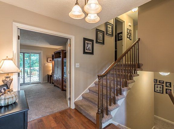 3rd image of 4349 Scotland Dr