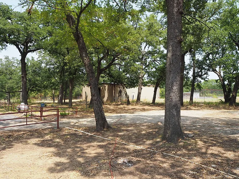 7118 FM 2931 — Photo 41