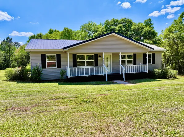 5960 Allen Rd, Grove Hill, AL 36451