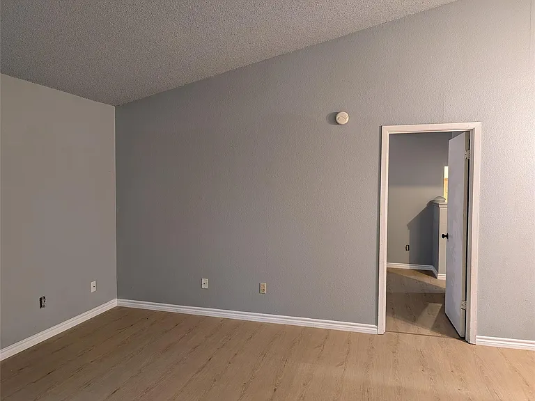 613 Greenlawn Blvd — Photo 7