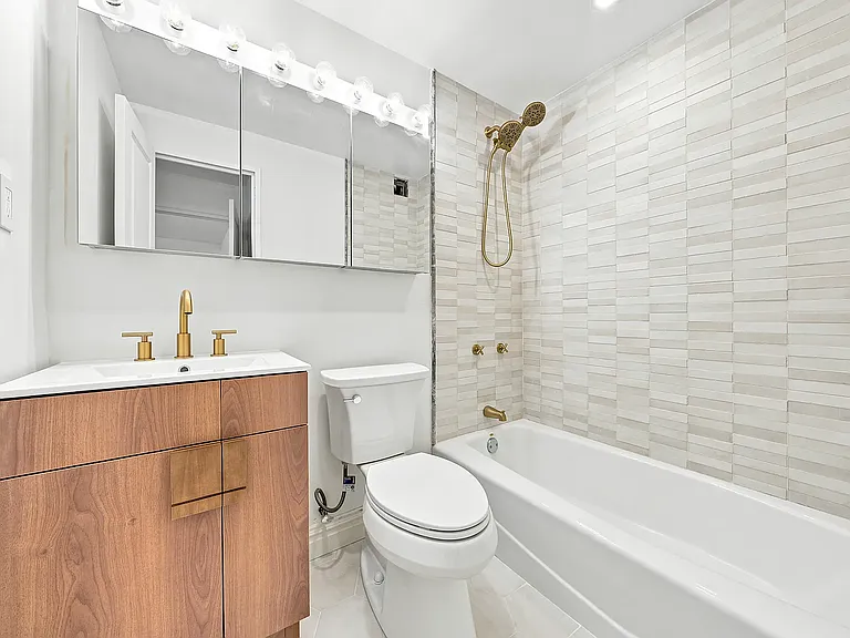 50 Lexington Ave #12D — Photo 4