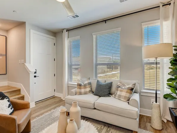 3816 Carmel Villas Dr, Denton, TX 76208