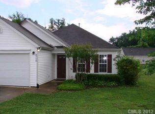 8710 Purple Thistle Ln, Charlotte, NC 28215