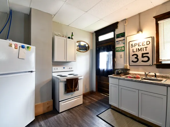 1851 6th Ave, Huntington, WV 25703