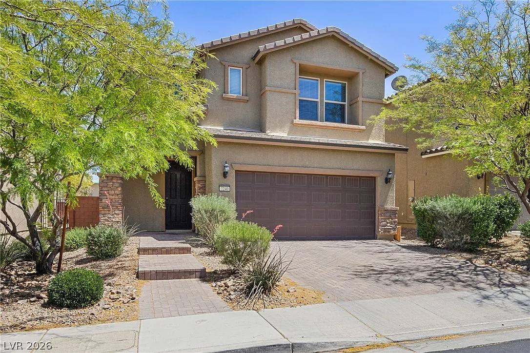 3 bed, 2.5 bath, 2376 sqft, $2,700 — Photo 2