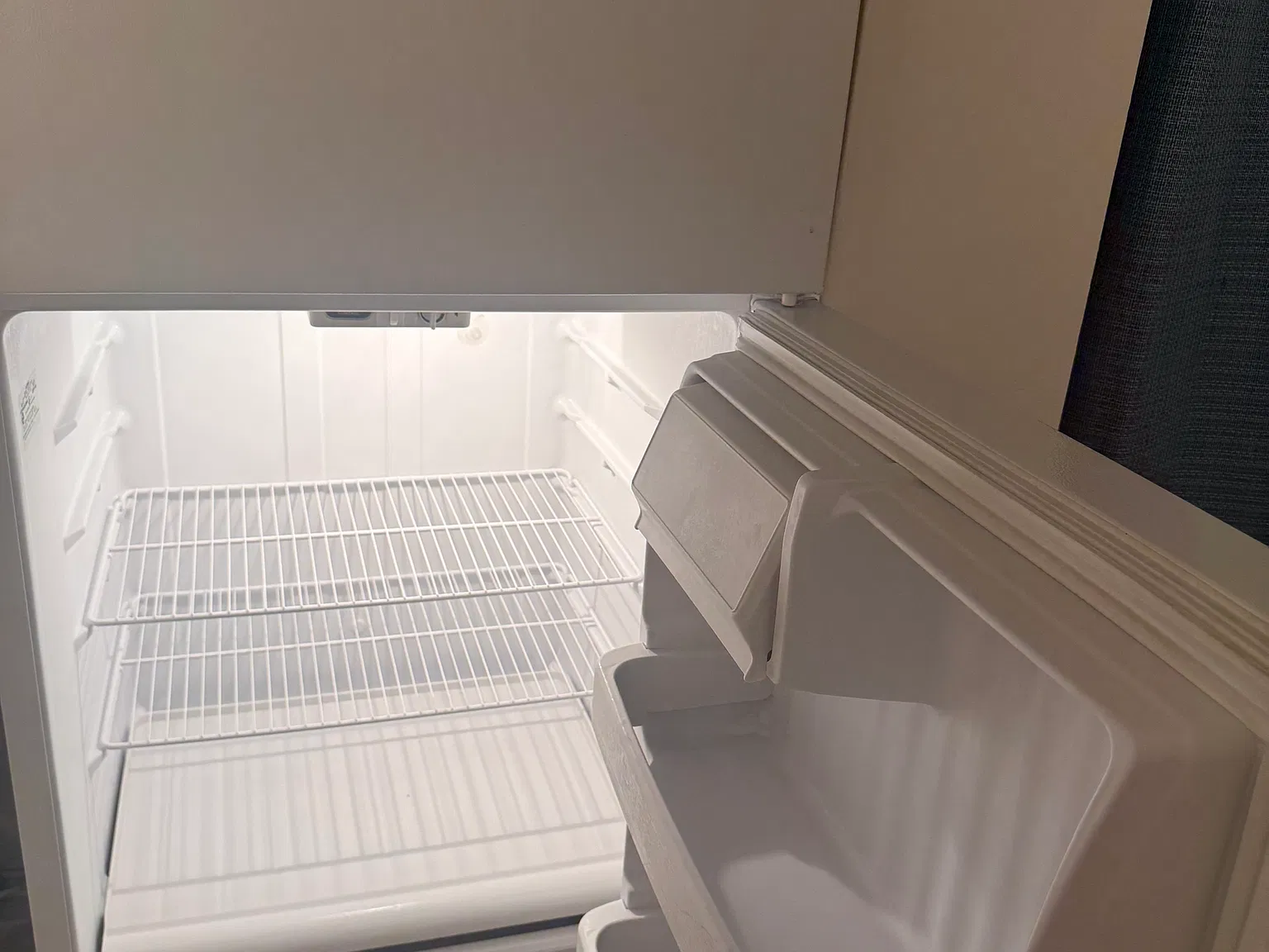 Studio, 350 sqft, $900 — Photo 3