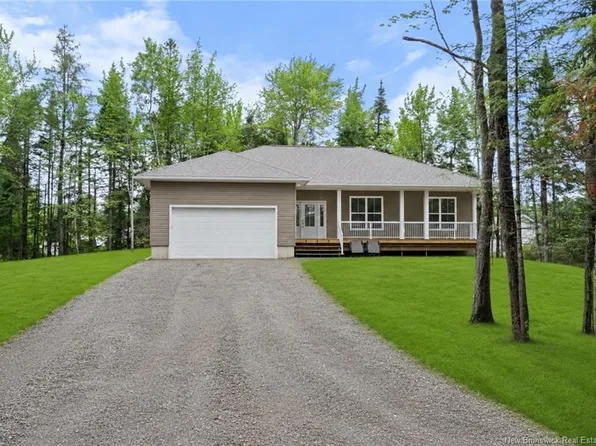 10 Gamins St, Moncton, NB E1H 0J7