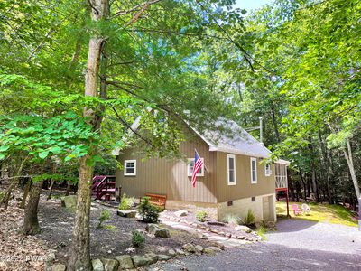 27 N Forest Dr, Lakeville, PA, 18438