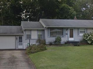 1079 Doris Dr, Hubbard, OH 44425