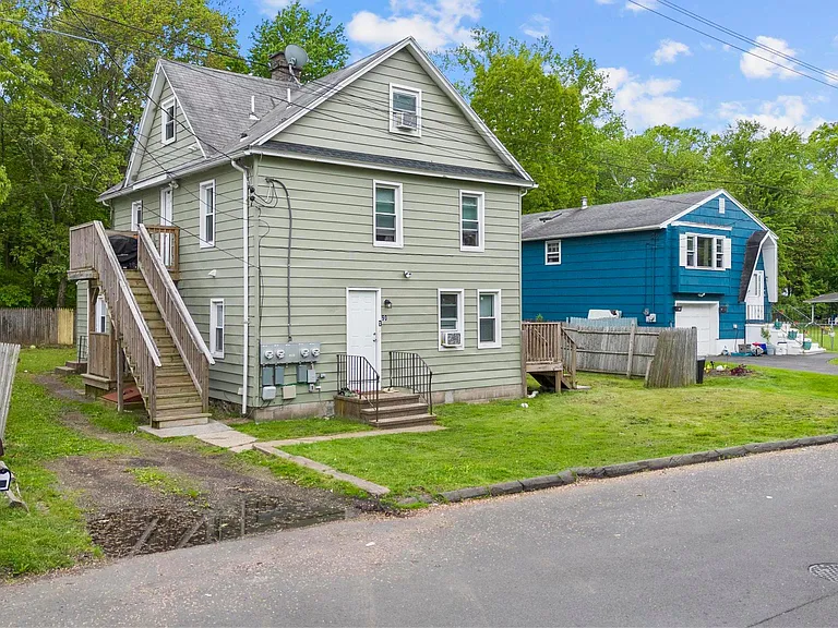 90 Everett St #2 — Photo 22