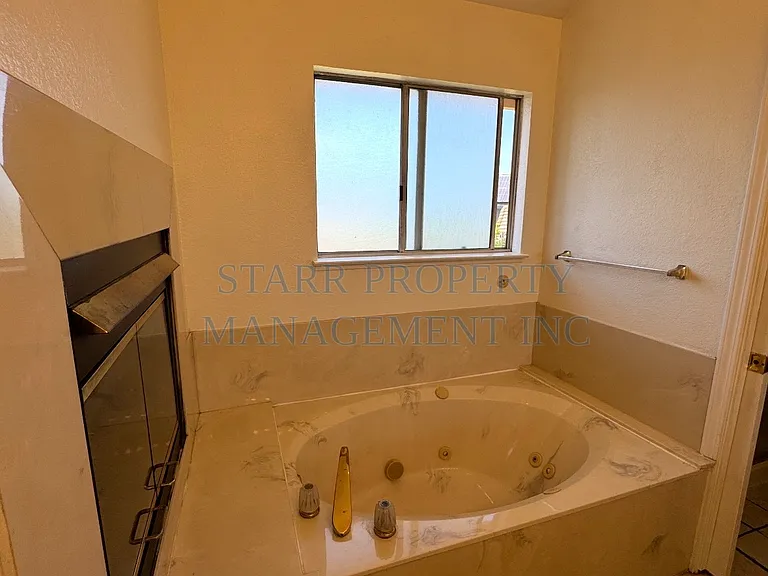 6059 Gentry Ave — Photo 17
