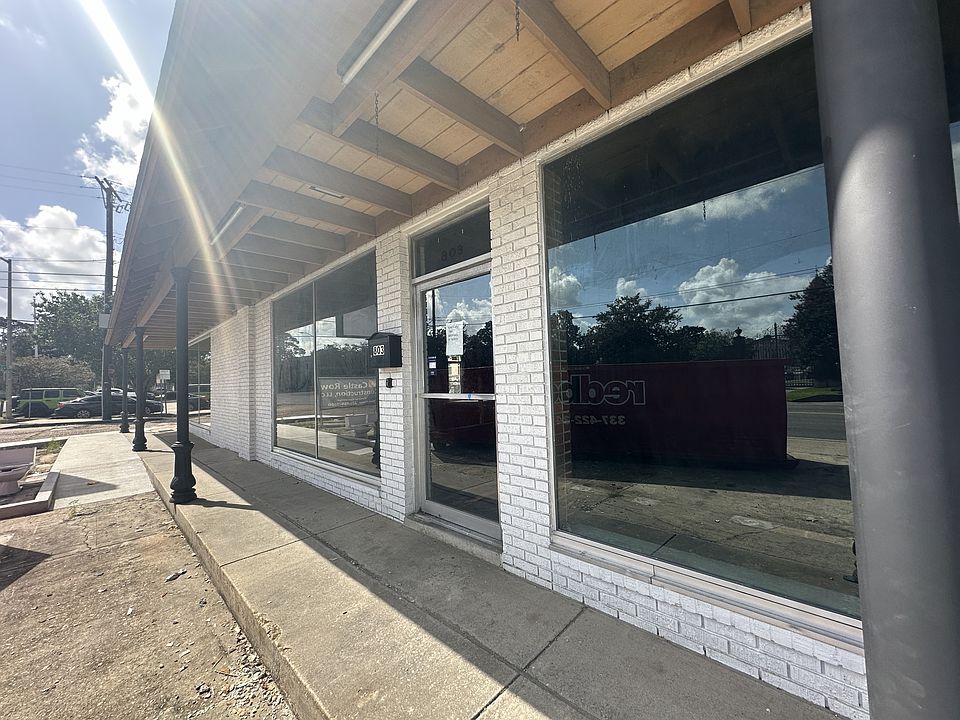 1st image of 801 W University Ave
