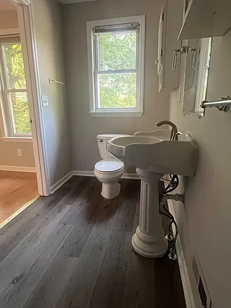 1134 Eastdale Ave — Photo 4
