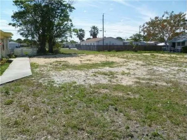 514 NW 11th Ave, Boynton Beach, FL 33435