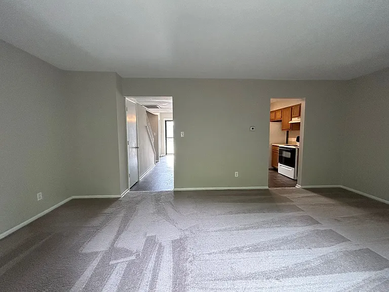 Fairview Court Apartments — Photo 50