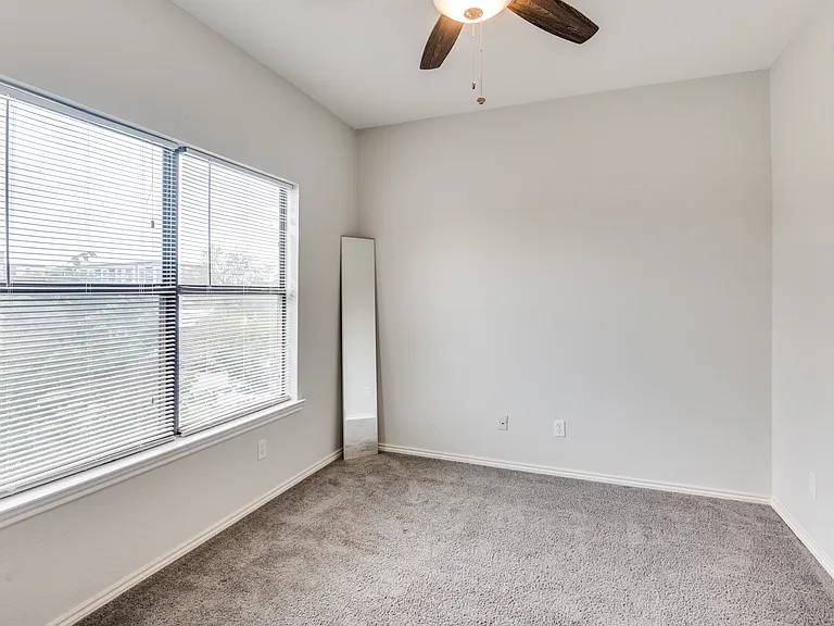 2728 Reagan St #202 — Photo 17