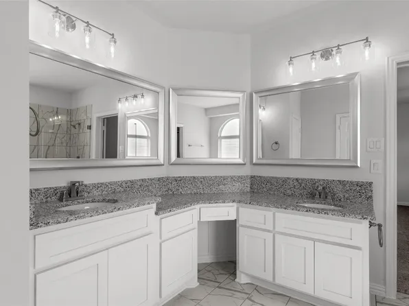 370 Penrose Dr, Ovilla, TX 75154