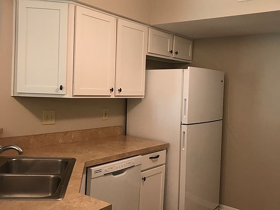 4th image of 2123 Clareglen Ct Unit 303