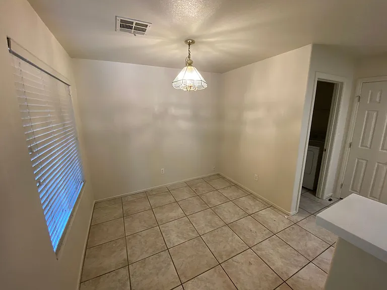 10185 Birch Bluff Ln — Photo 5