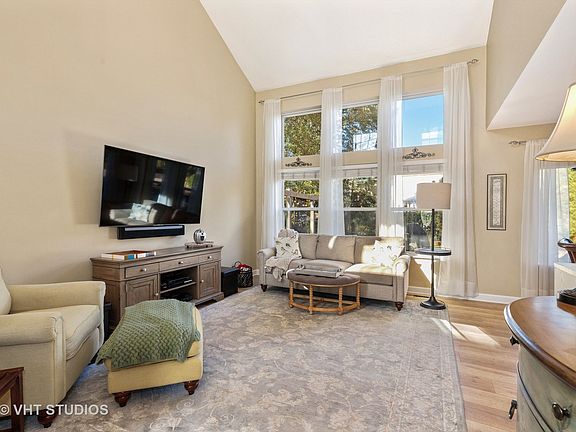 2nd image of 216 Lenox Ct