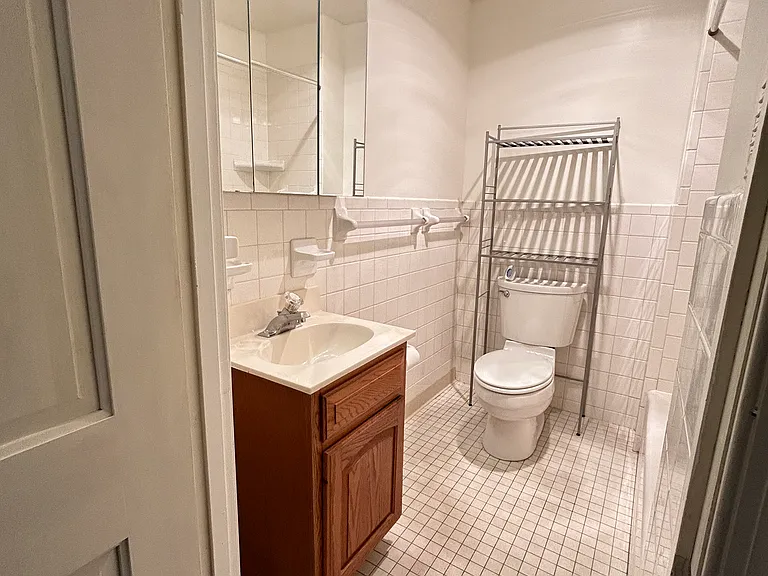 434 W Walnut St — Photo 20
