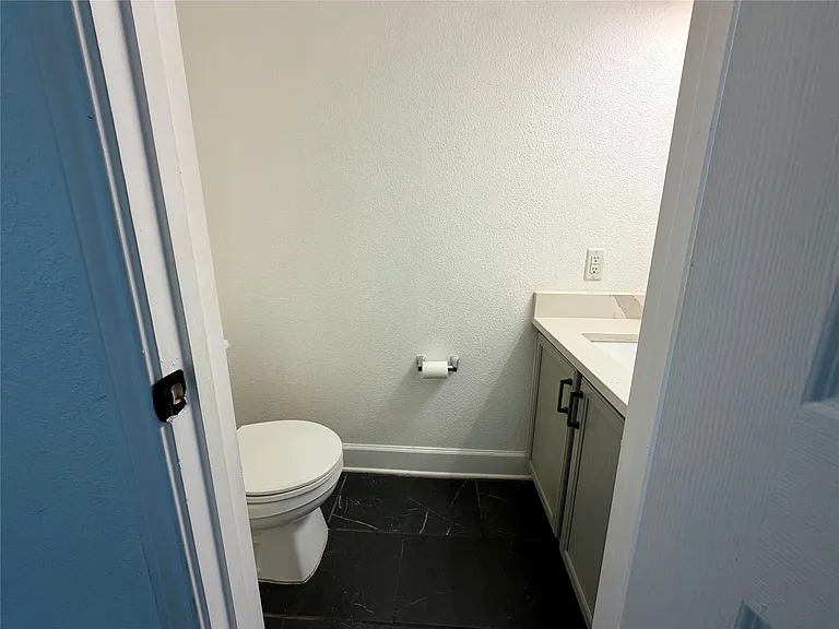 804 Tapestry Cv — Photo 29