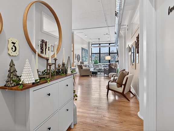 4th image of 109 W Washington Ave APT 3