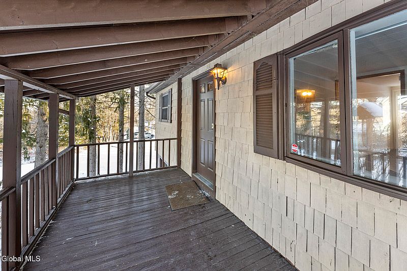 5th image of 54 Hillcrest Drive