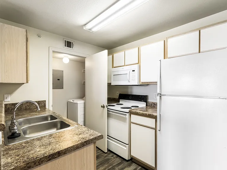 Maison's Landing Apartments — Photo 37