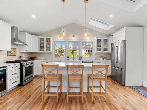21 Chandler St, Haverhill, MA 01835