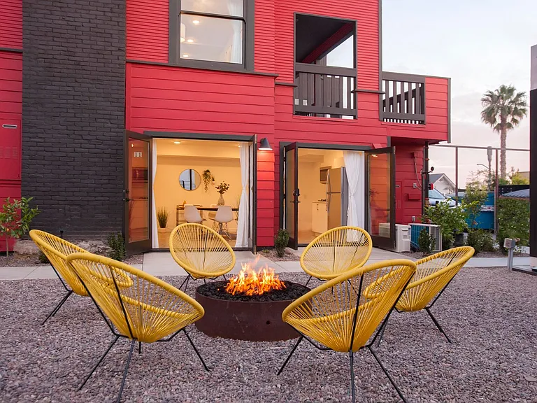 598 W Laurel St — Photo 17