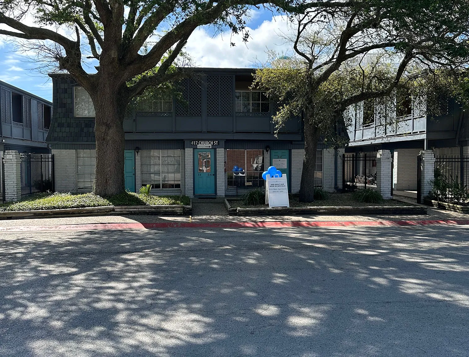 Palm Shore Apartments — Photo 2