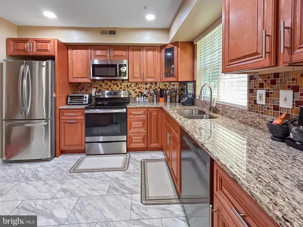 907 Dunloring Ct, Upper Marlboro, MD 20774