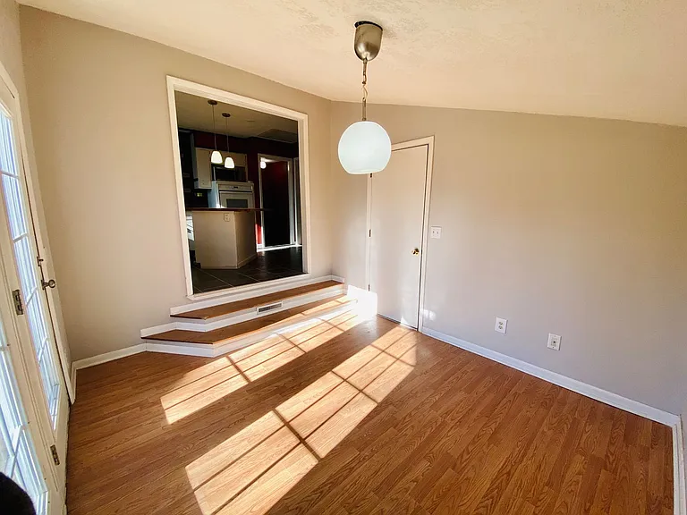 11821 W 67th St — Photo 13