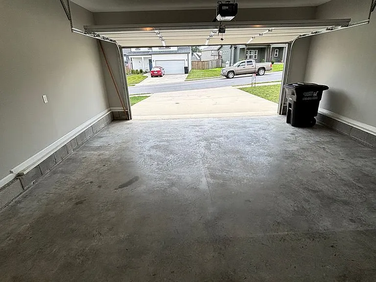 906 Recurve Ct — Photo 13