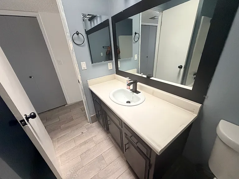 8000 N Laurelglen Blvd #B — Photo 12