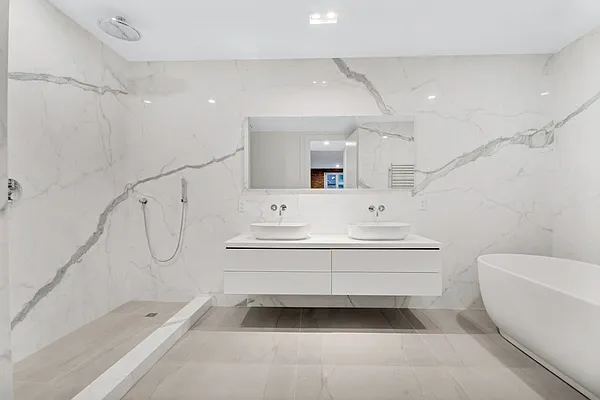 Rented by Bold New York | media 23