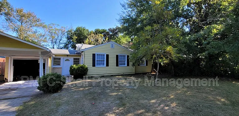 302 Rue Max St — Photo 1